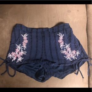 Super cute navy blue shorts with design